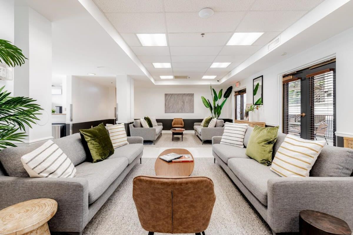 Cozysuites Cwe King Suite With Parking! Tower Grove Exterior foto