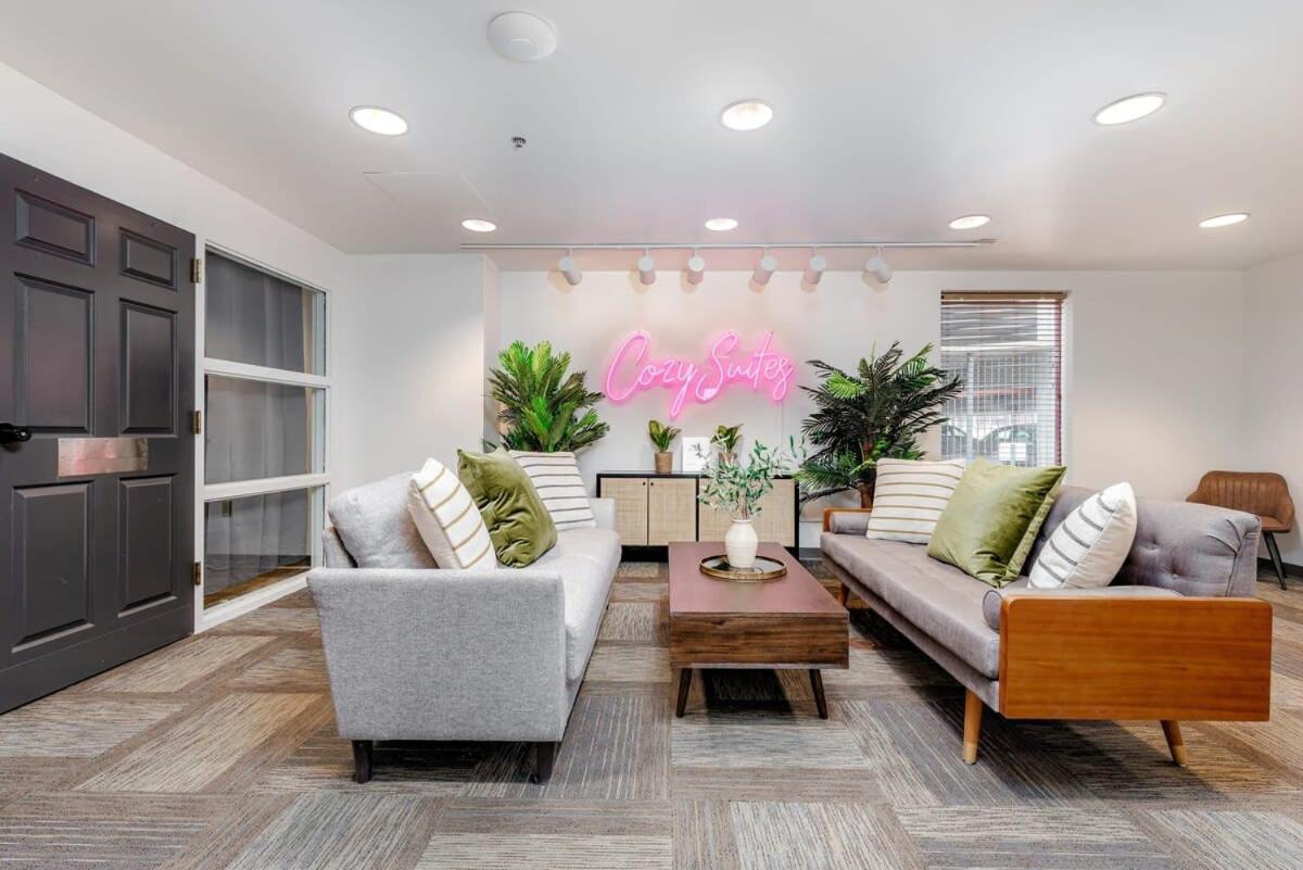 Cozysuites Cwe King Suite With Parking! Tower Grove Exterior foto