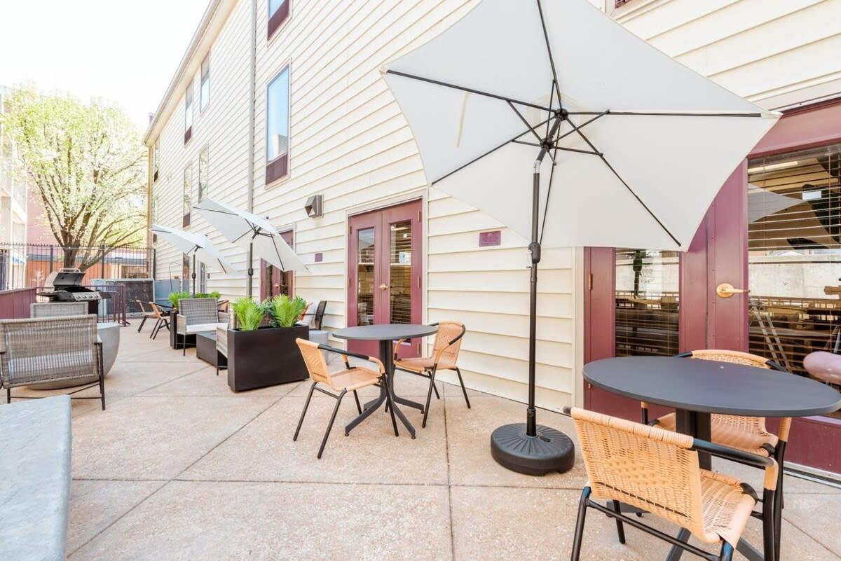 Cozysuites Cwe King Suite With Parking! Tower Grove Exterior foto